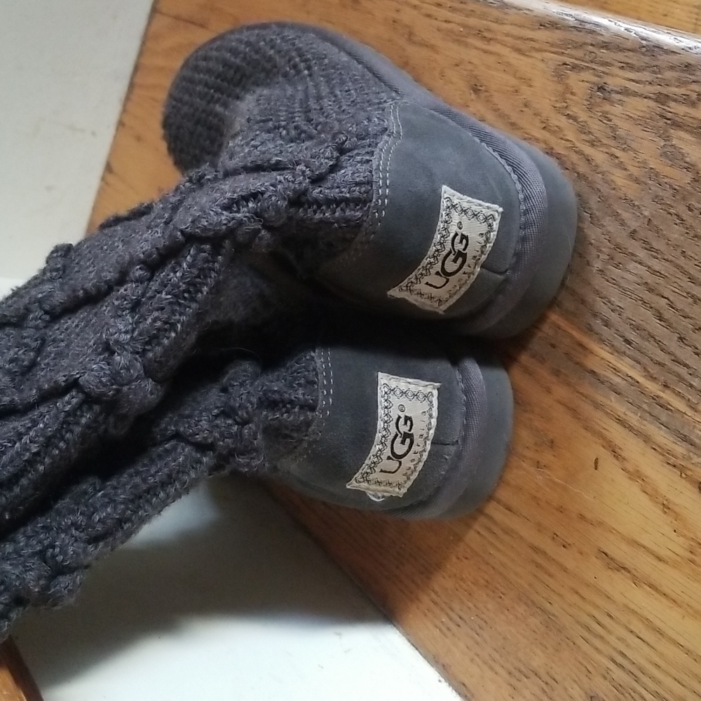 Ugg Boot Size 6 In Great Condition - image 1